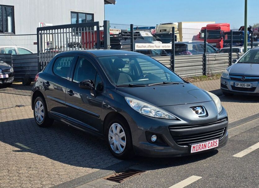 Peugeot 207 125.000 km 1.990 € Düren 52353