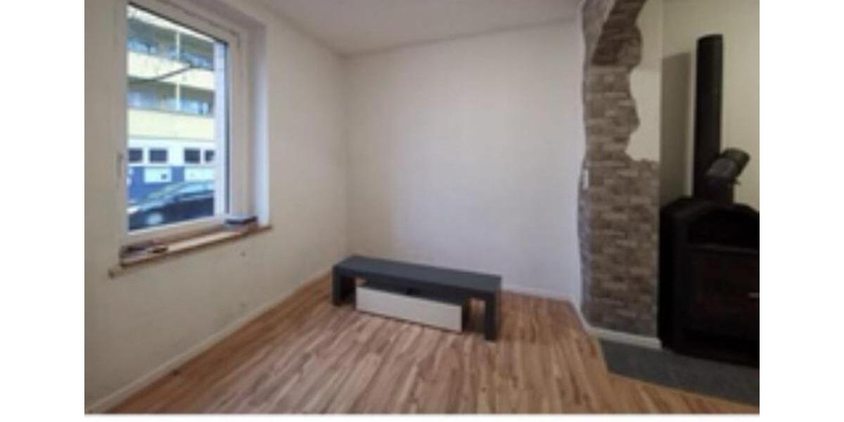 Zentral gelegenes Reihenhaus teilsaniert in Düren 5 zimmer