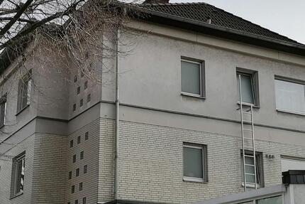 Wohnung Düren Distelrath - 3 Zimmer, 127 m&sup2;, 880&euro; | Angebot:27611953