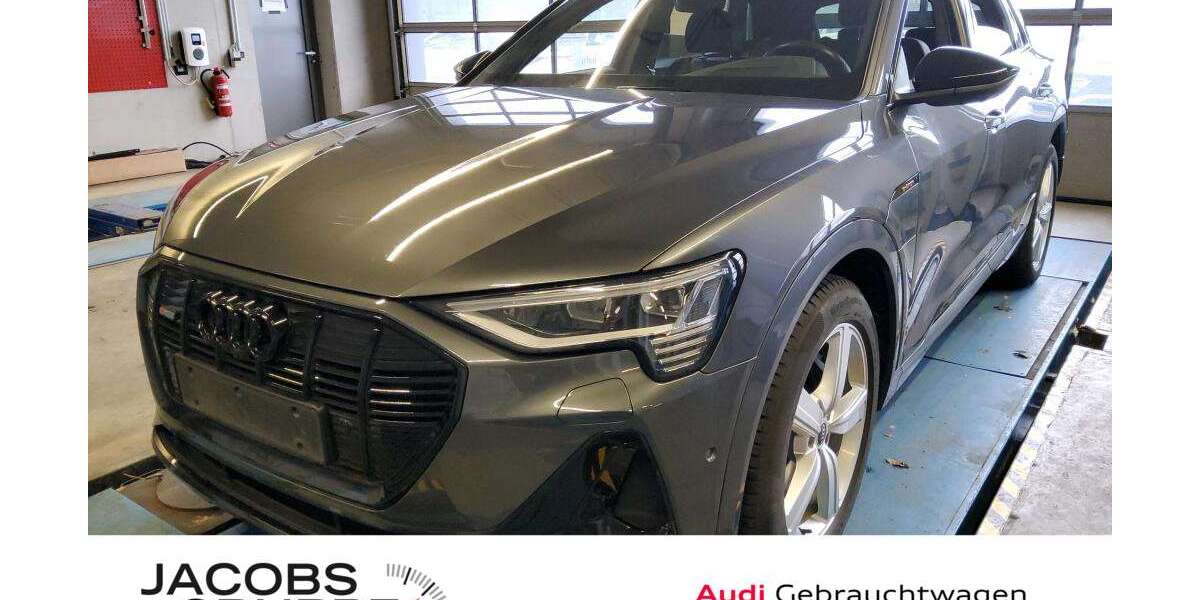 Audi e-tron 71.923 km 37.780 &euro; Aachen 52078