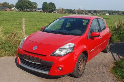 Renault Clio 150.000 km 2.350 &euro; Aachen 52076