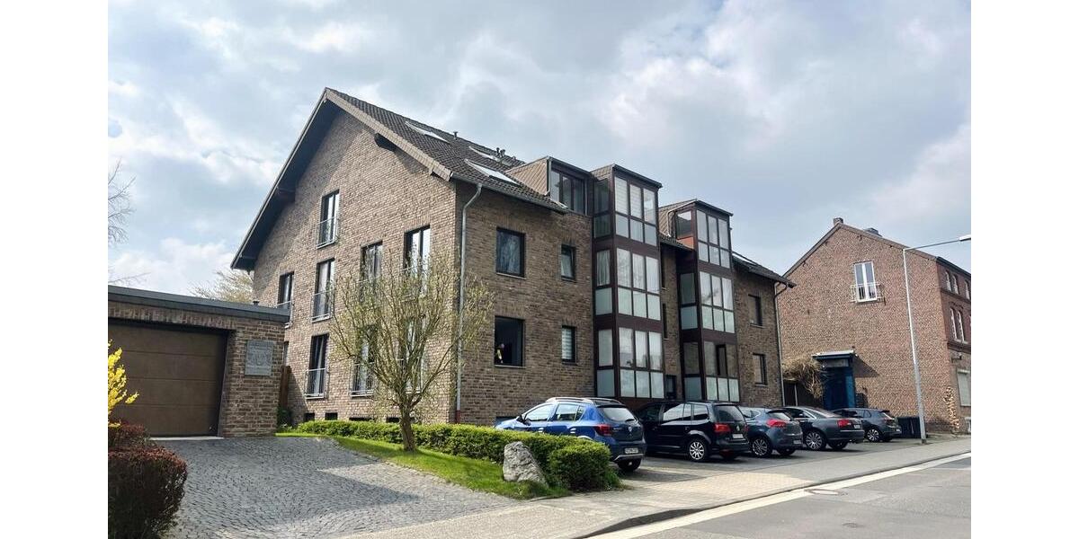 Exklusive Penthousewohnung mit Balkon und Blick ins Grüne - 97m2 3 zimmer