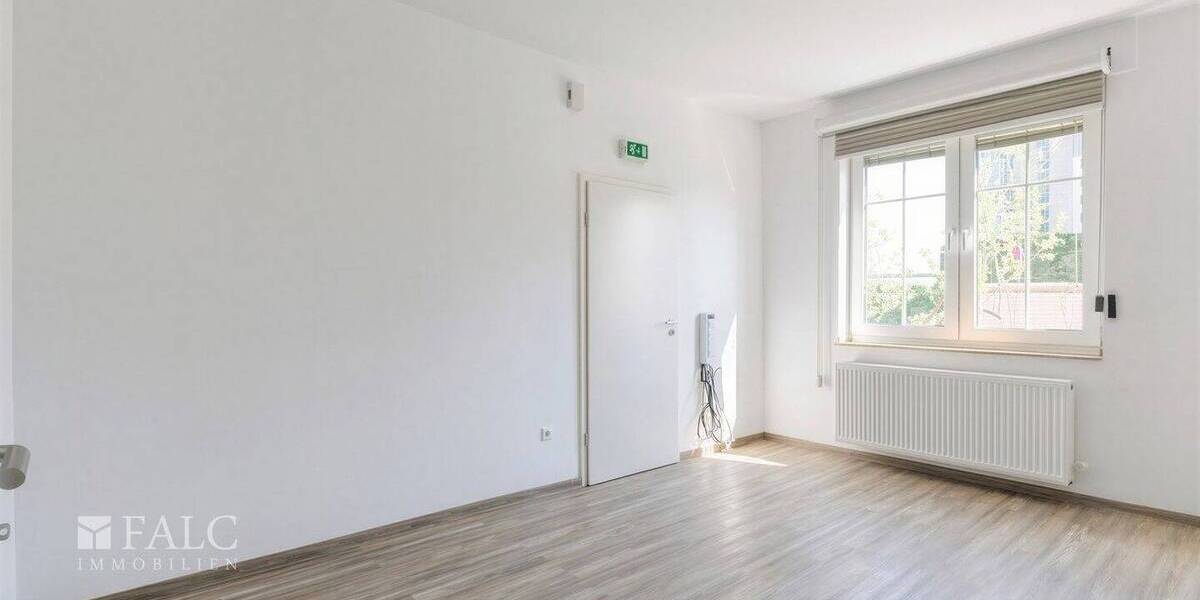 Gewerbeobjekt Eschweiler Röthgen - 6 Zimmer, 115 m&sup2;, 1.000&euro; | Angebot:26141228
