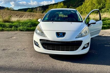 Peugeot 207 162.923 km 1.700 &euro; Nideggen 52385