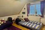 Große Wohnung in 2 Familienhaus mit Garten und Autogarage