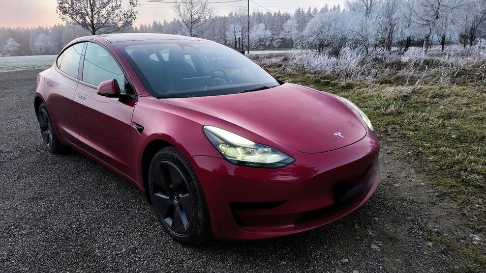 Tesla Model 3 24.200 km 30.900 € Roetgen 52159