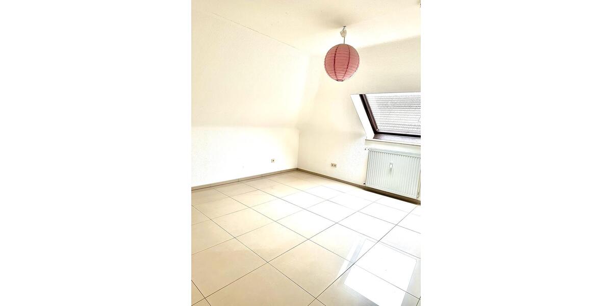 Dachgeschosswohnung in 52382 Niederzier Hambach 3 zimmer
