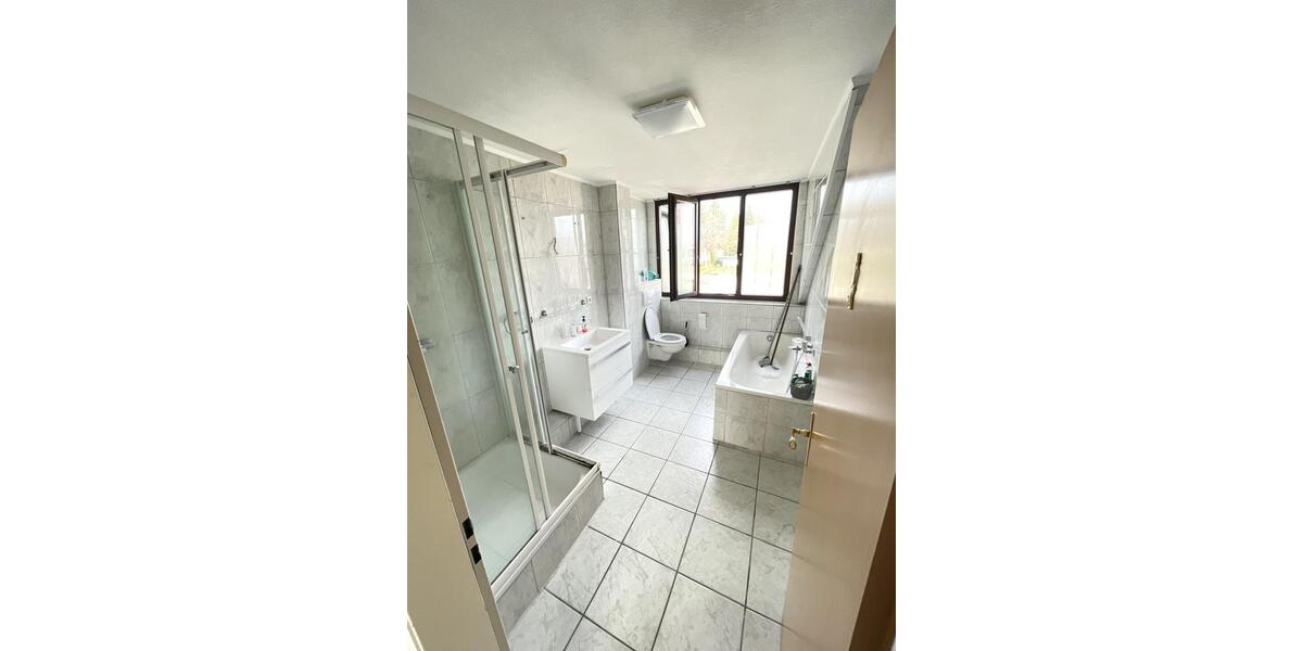 Exklusive Penthousewohnung mit Balkon und Blick ins Grüne - 97m2 3 zimmer