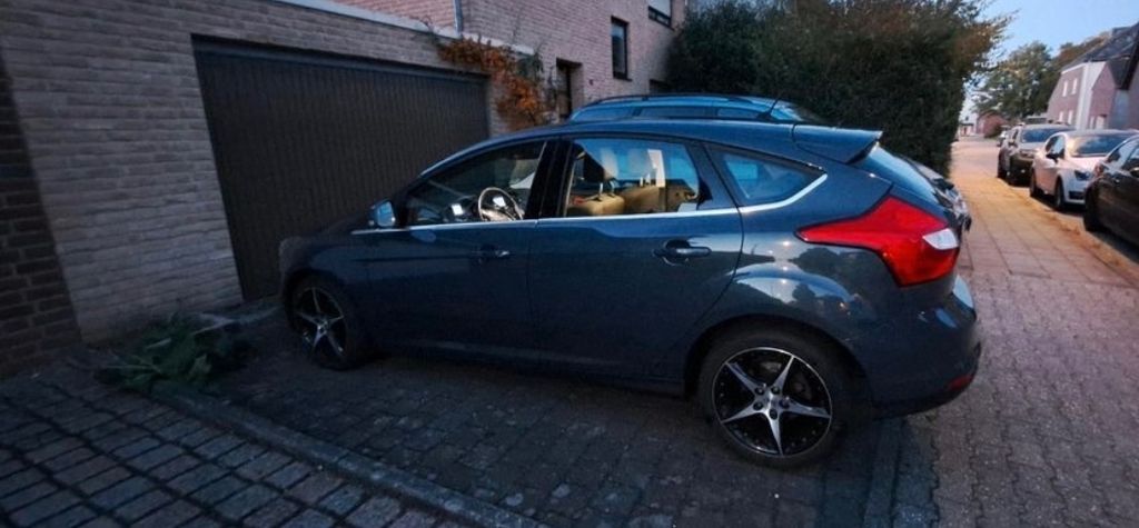 Ford Focus 104.000 km 9.000 € Inden 52459