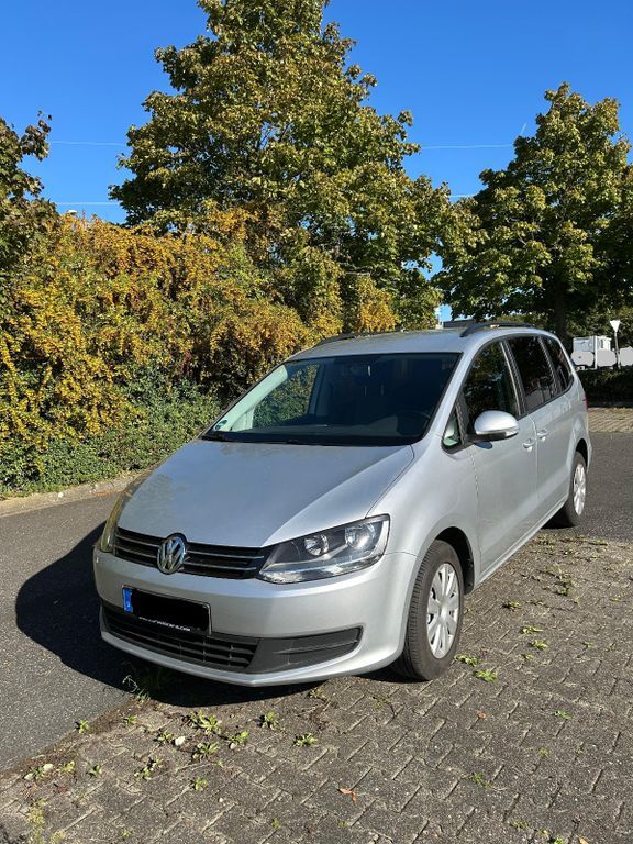 VW Sharan 182.000 km 9.900 € Aachen 52066
