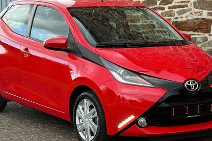Toyota Aygo (X) 83.531 km 6.990 &euro; Simmerath (bei Aachen) 52152