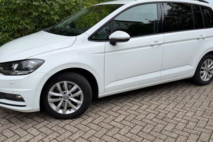 VW Touran 215.000 km 12.100 &euro; Aachen 52074