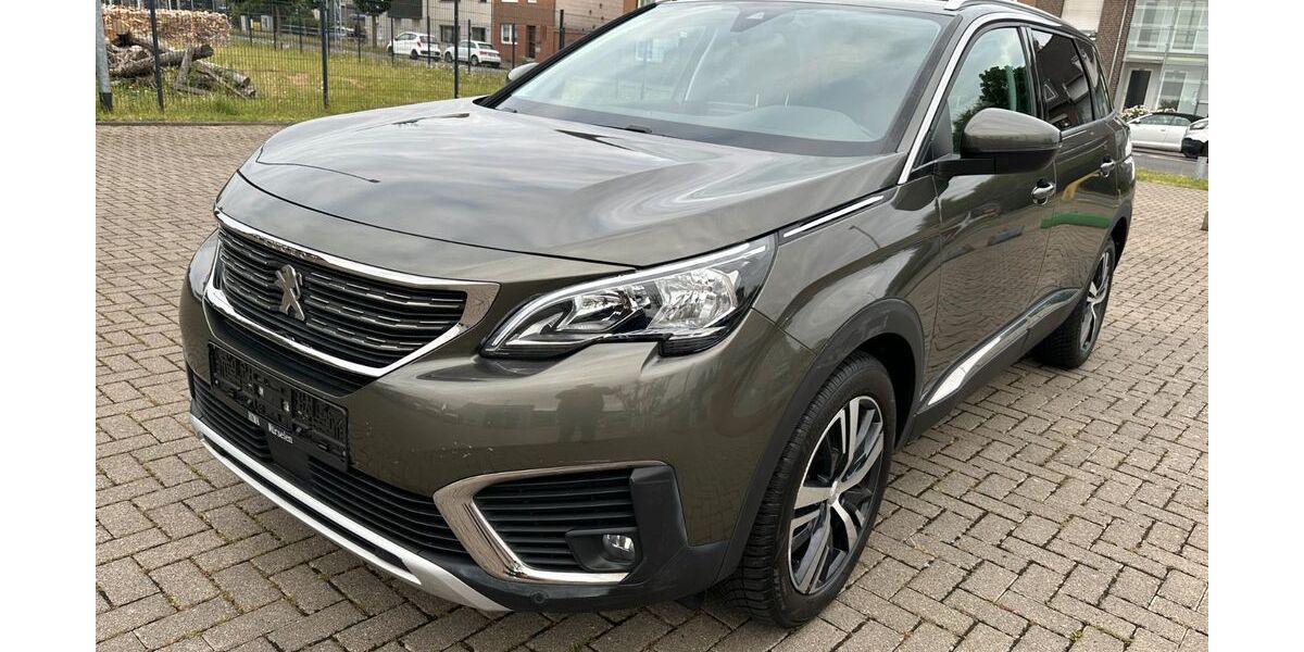 Peugeot 5008 92.000 km 15.499 &euro; würselen 52146