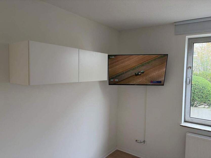 Exklusiv und NUR für StudentenAzubis. Komplett möbliert ink. TVKüche 1 zimmer