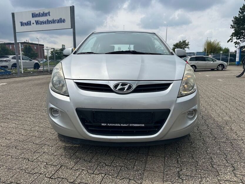 i20