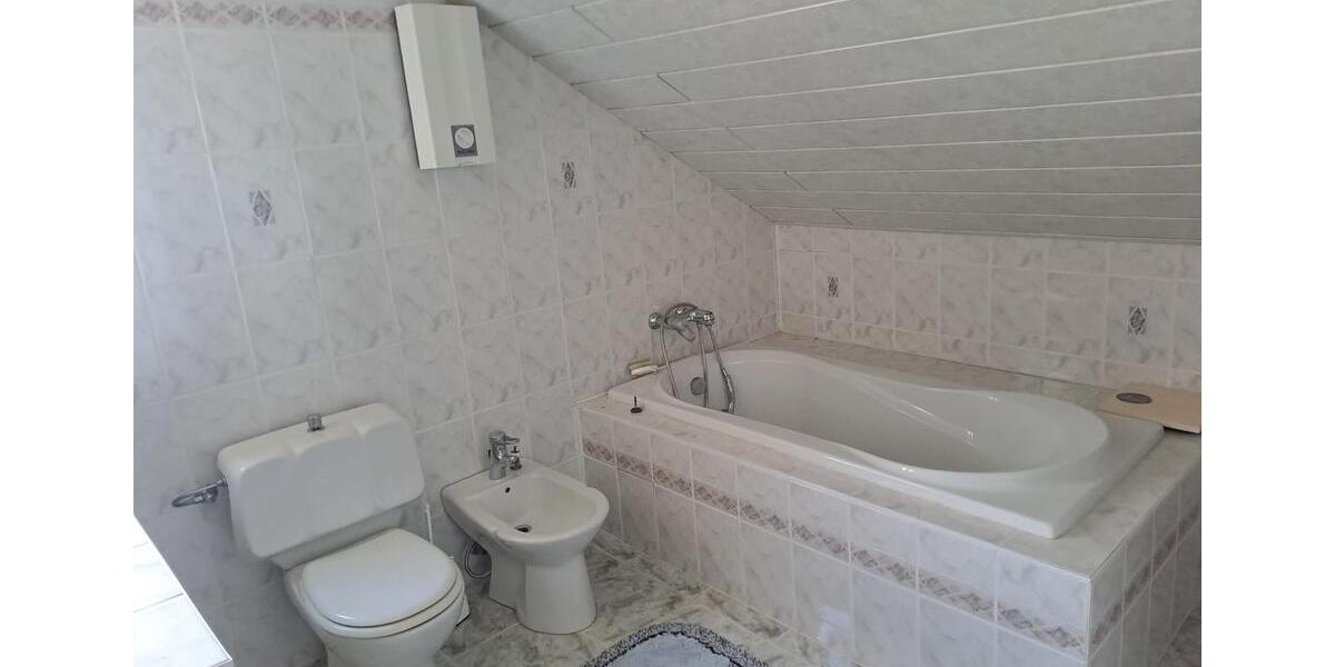 Einfamilienhaus Düren Rölsdorf - 7 Zimmer, 200 m&sup2;, 1.750&euro; | Angebot:26229005