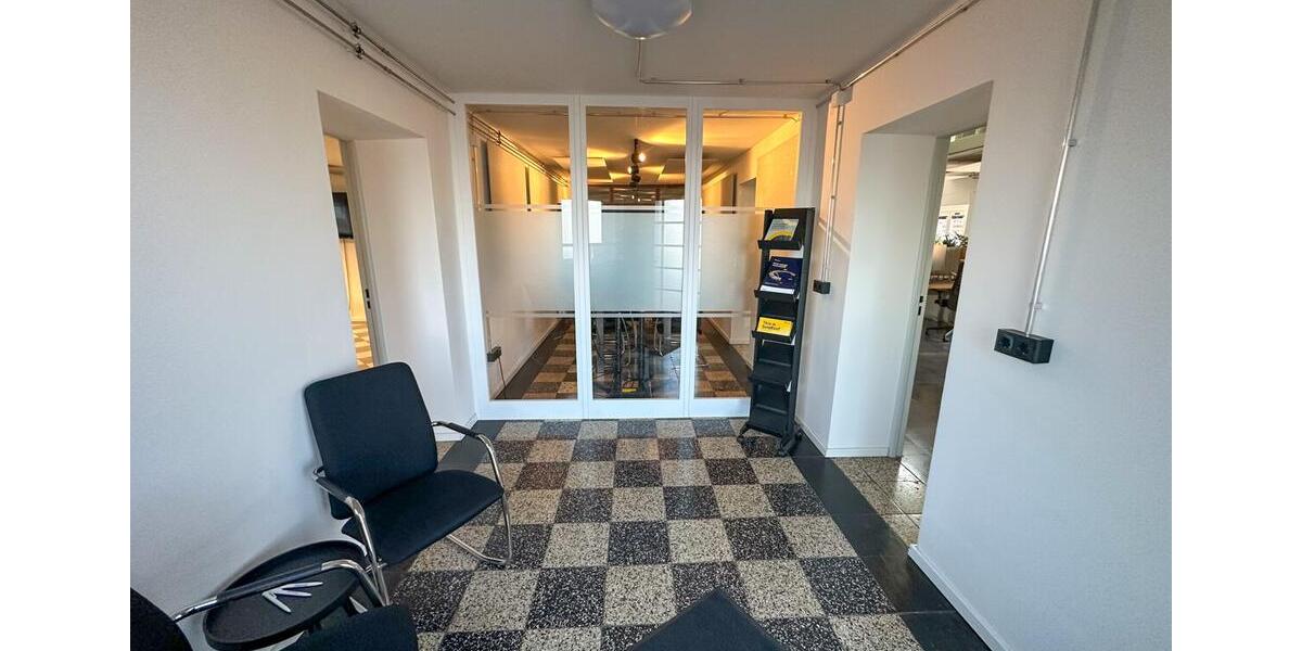 Moderne Büroräume mit offener Raumstruktur und Empore in zentraler Lage von Geilenkirchen zimmer