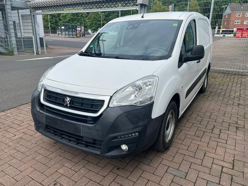Peugeot Partner 152.000 km 5.750 € Aachen 52070