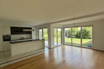 Wohnung Aachen Aachen-Mitte - 4 Zimmer, 120 m&sup2;, 1.450&euro; | Angebot:27082369