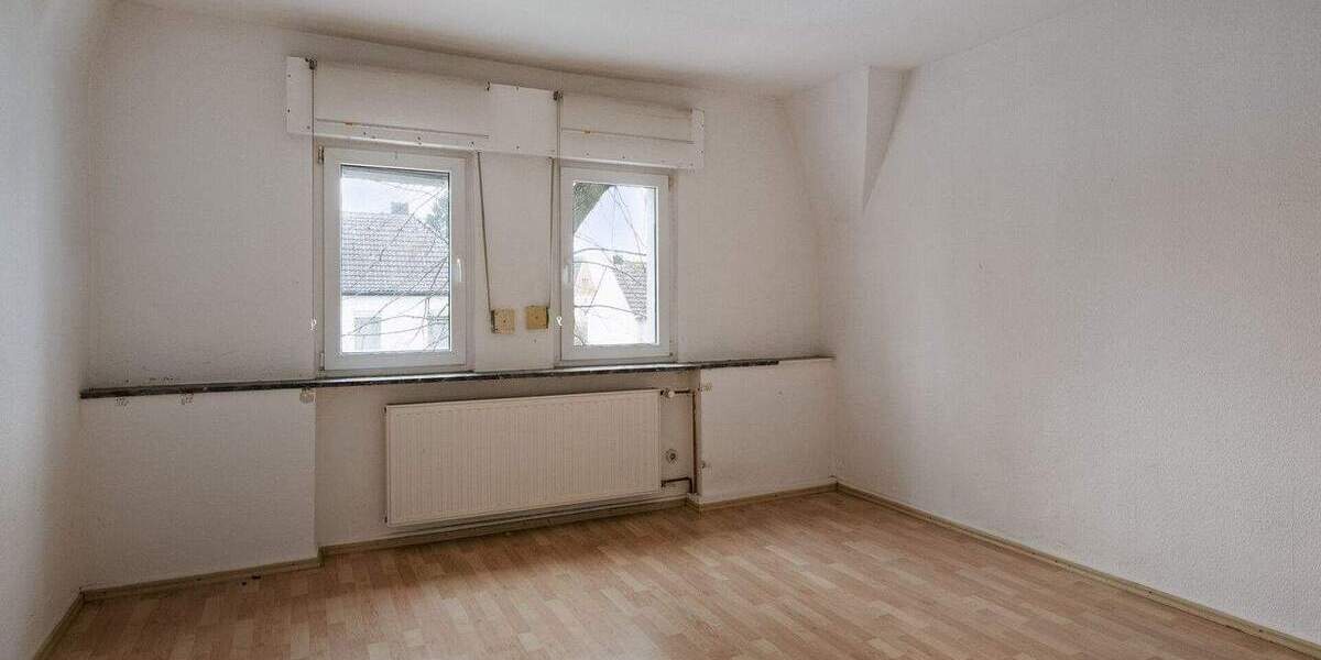 Mehrfamilienhaus, Wohnhaus Geilenkirchen - 6 Zimmer, 140 m&sup2;, 369.000&euro; | Angebot:25707174