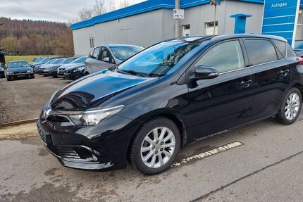 Toyota Auris 108.000 km 9.900 &euro; Eschweiler 52249