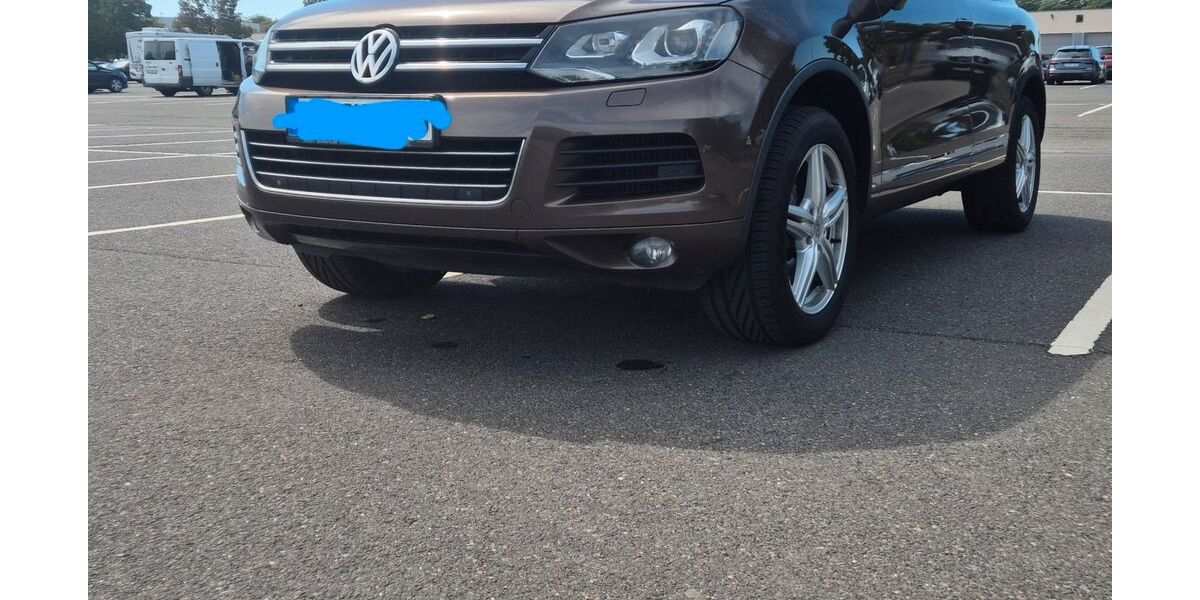 VW Touareg 216.250 km 12.200 € Aachen 52066