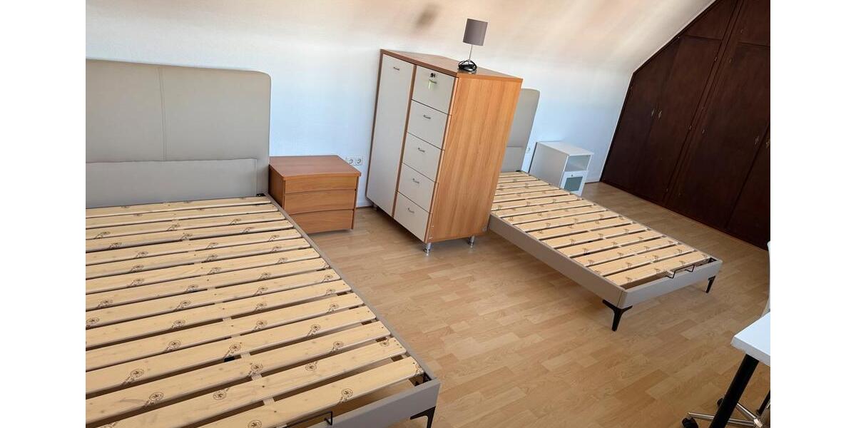 Einfamilienhaus Jülich - 10 Zimmer, 280 m&sup2;, 999&euro; | Angebot:25456904