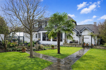 Haus Herzogenrath - 6 Zimmer, 250 m&sup2;, 920.000&euro; | Angebot:25834554