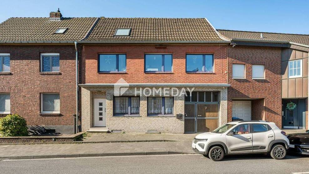 Raum für die ganze Familie - Charmantes Zweifamilienhaus mit Gartenidylle