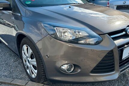 Ford Focus 159.964 km 5.650 € Aachen 52080