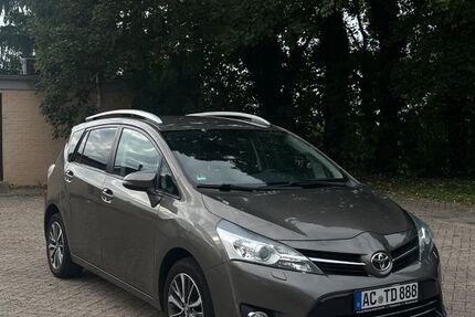 Toyota Verso 93.350 km 17.400 € Aachen 52070