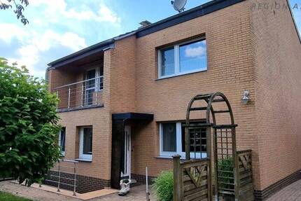 Freistehendes Einfamilienhaus mit großem Grundstück und separater Bauparzelle 8 zimmer