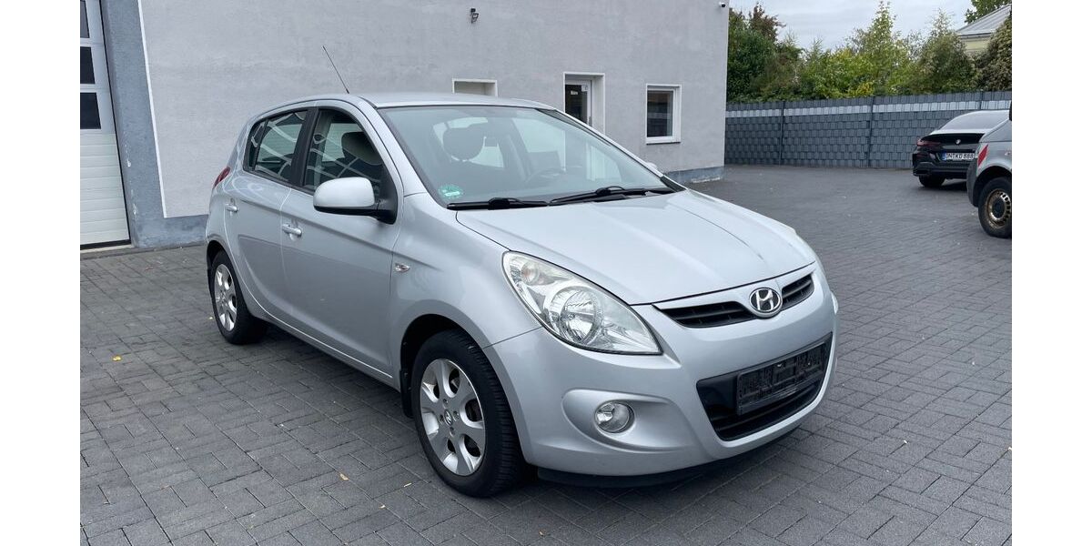 Hyundai i20 175.000 km 3.190 &euro; Düren 52351