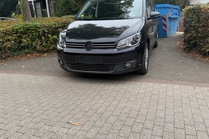 VW Touran 253.300 km 5.800 € Aachen 52074