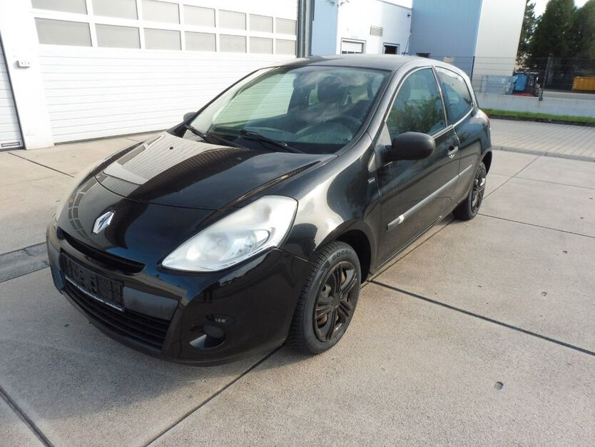 Renault Clio 133.000 km 3.590 € Eschweiler 52249