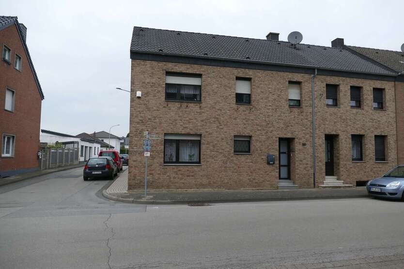 Haus zum Kaufen in Niederzier 310.000 € 176 m²