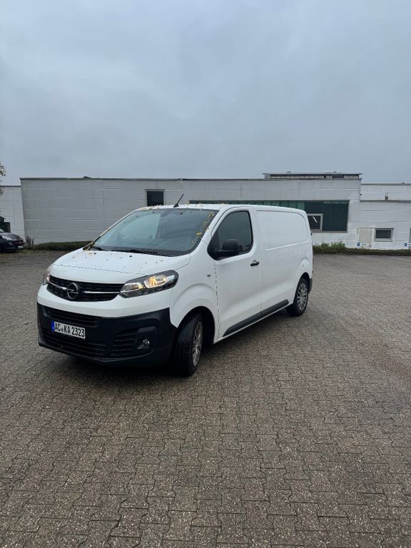 Opel Vivaro 80.650 km 17.600 € Aachen 52078