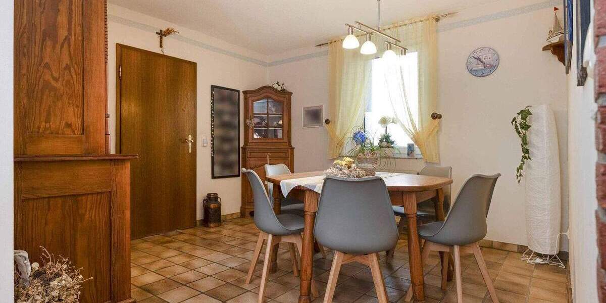 Großzügiges Wohnhaus mit Innenhof, Garten und Ausbaupotenzial in Gangelt- Stahe! 8 zimmer