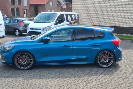 Ford Focus 49.950 km 26.100 € Übach 52531