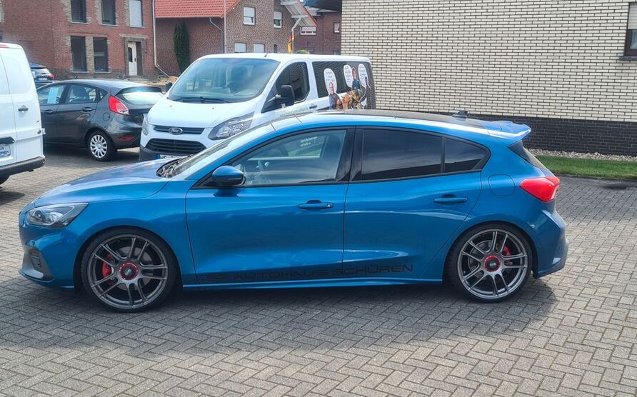 Ford Focus 49.950 km 26.100 € Übach 52531