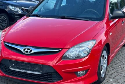 Hyundai i30 196.000 km 2.400 € Aachen 52070