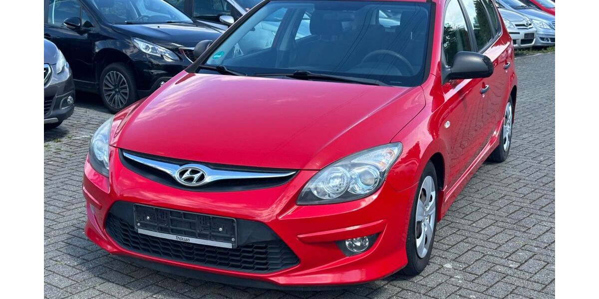 Hyundai i30 196.000 km 2.400 € Aachen 52070