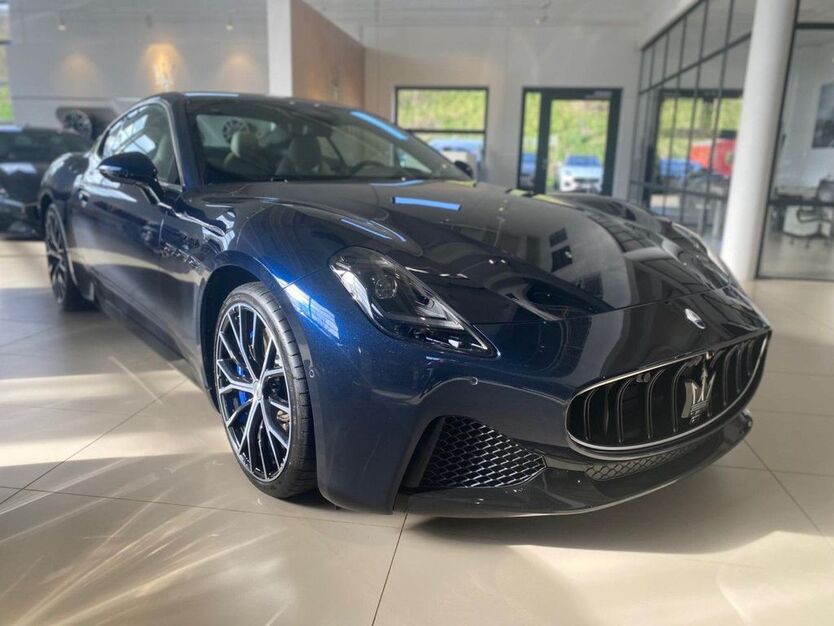 Maserati Granturismo 12.620 km 145.900 € Eschweiler 52249