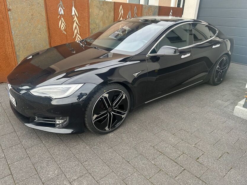 Tesla Model S 170.000 km 22.000 € Gangelt 52538