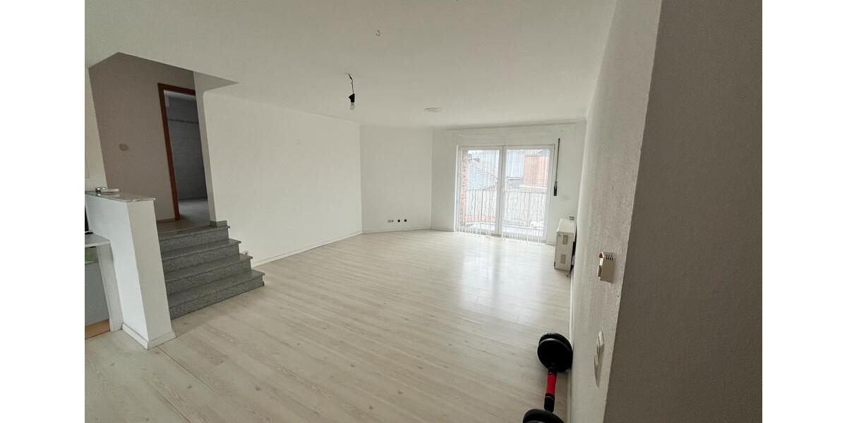 Etagenwohnung Aachen Aachen-Mitte - 3 Zimmer, 85 m&sup2;, 720&euro; | Angebot:26031742
