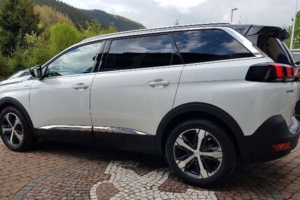 Peugeot 5008 100.000 km 17.499 &euro; Aachen 52072