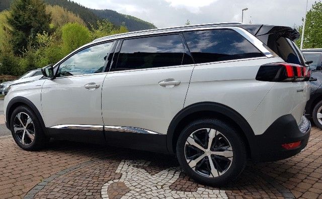 Peugeot 5008 100.000 km 17.499 &euro; Aachen 52072