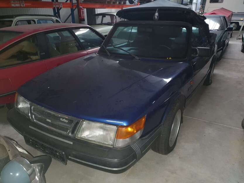 900