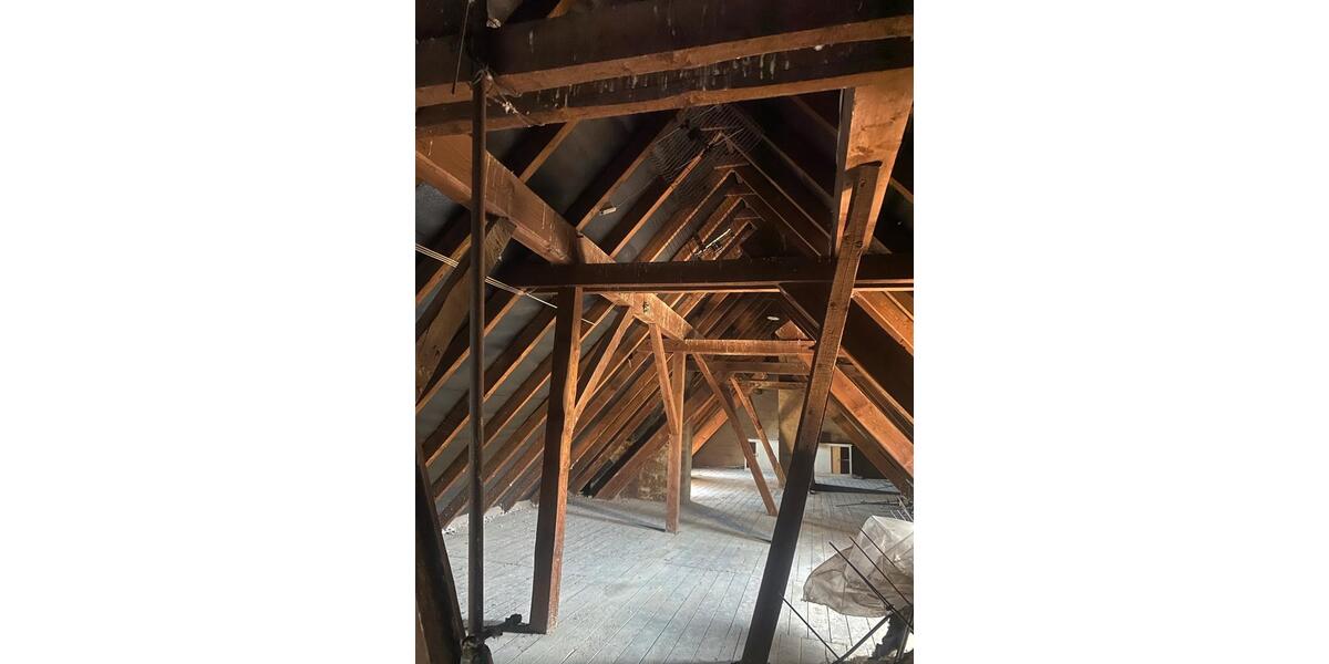 Dachgeschoßwohnung Aachen Aachen-Mitte - 6 Zimmer, 138 m&sup2;, 140.000&euro; | Angebot:26409878