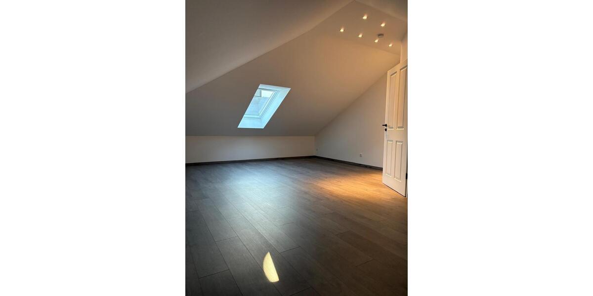 Bungalow Gangelt - 5 Zimmer, 200 m&sup2;, 1.999&euro; | Angebot:25647279